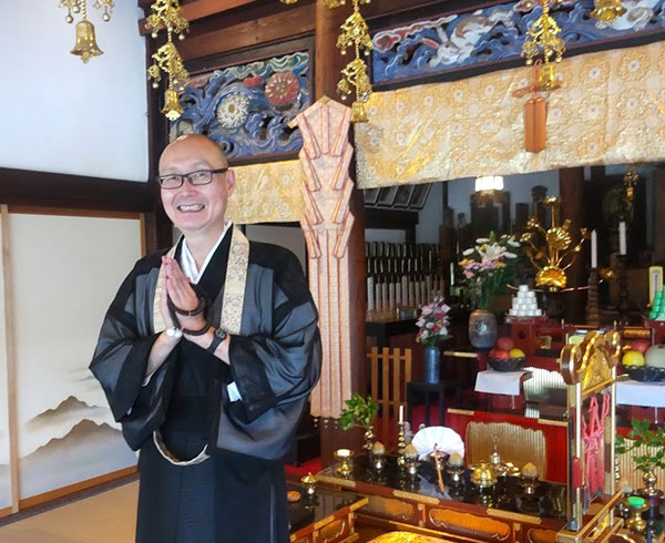 血縁に導かれてお坊さんになった兼業公務員僧 | 月刊終活WEB