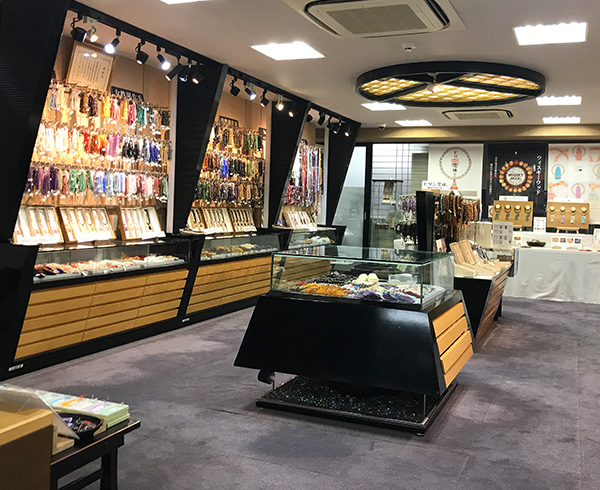 京都・神戸珠数店が「社内展示会」開催。SDGsの時代の“新たな数珠”を